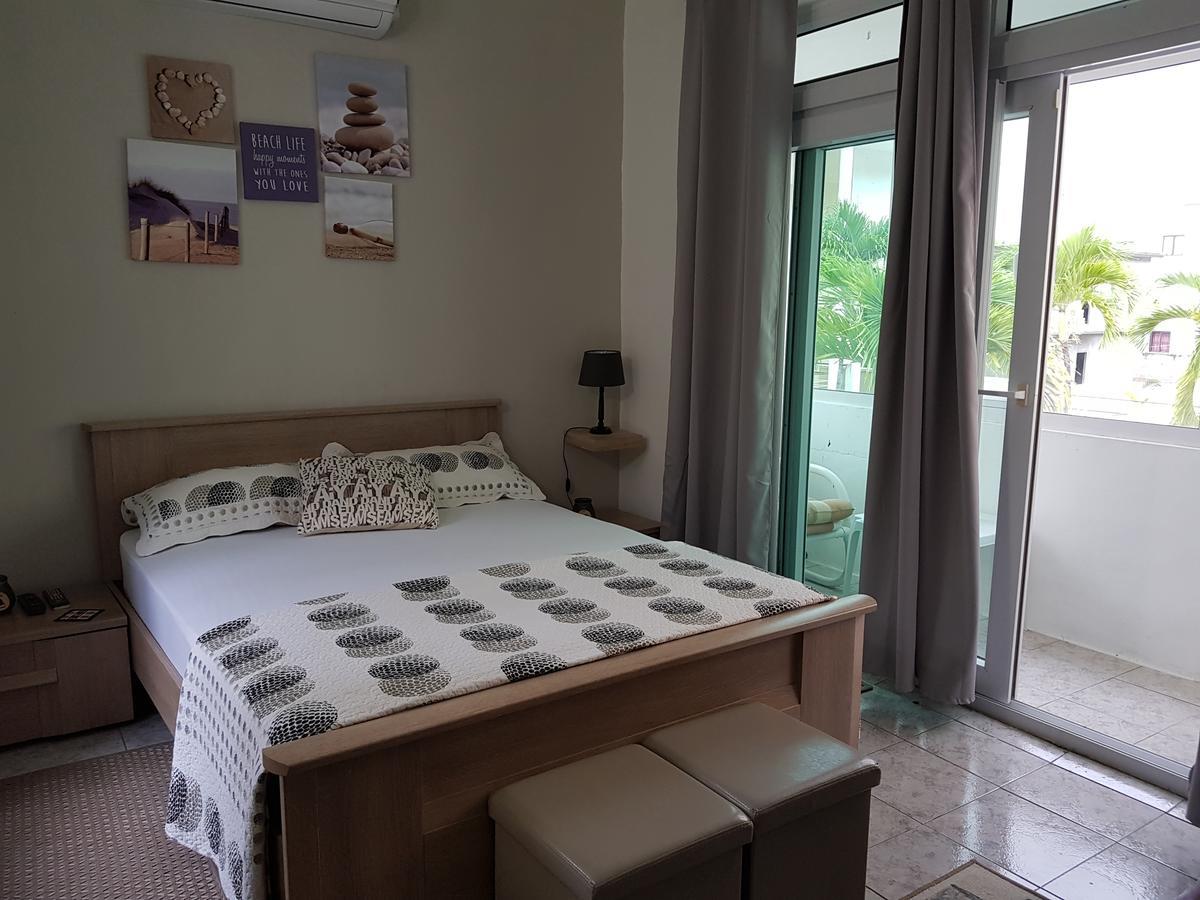 Villa Bienvenue Beachfront House Flic en Flac Exterior photo